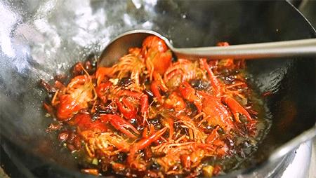 半个娱乐圈都打卡的眼镜小腰在簋街开店了！竟然3天五折！