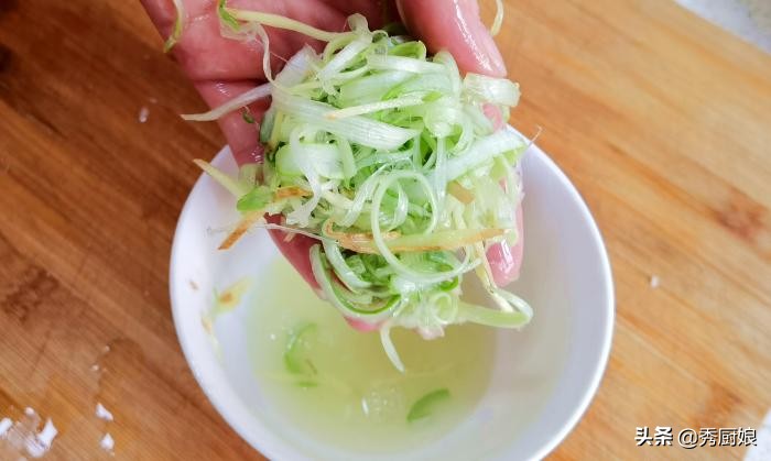 做清蒸鱼的配料与做法,做清蒸鱼怎么去腥