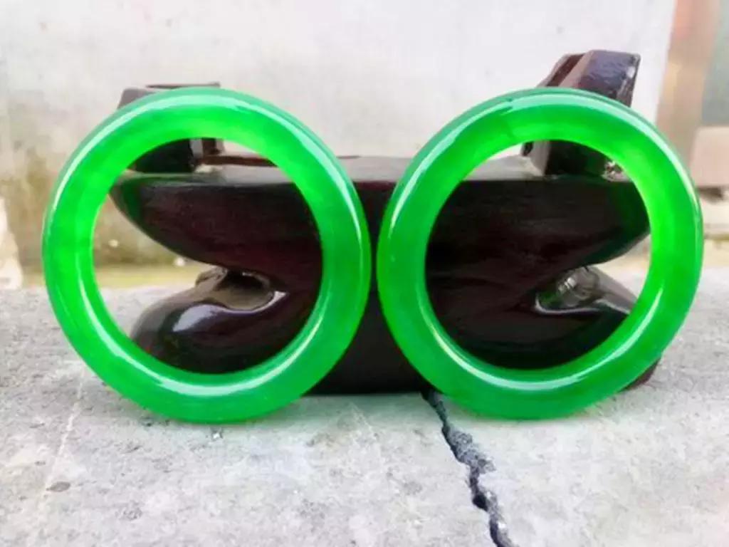 最全的假翡翠合集别再上当了,很透亮的翡翠基本都是假的