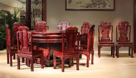 红木餐桌如何选专家来支招,市面上常见的红木餐桌有哪些