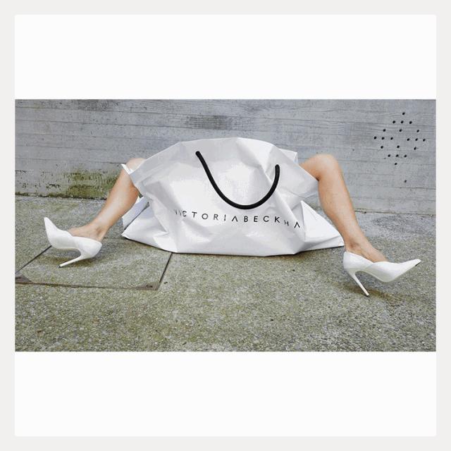 从群嘲对象，到风格偶像，贝嫂维多利亚的时尚往事