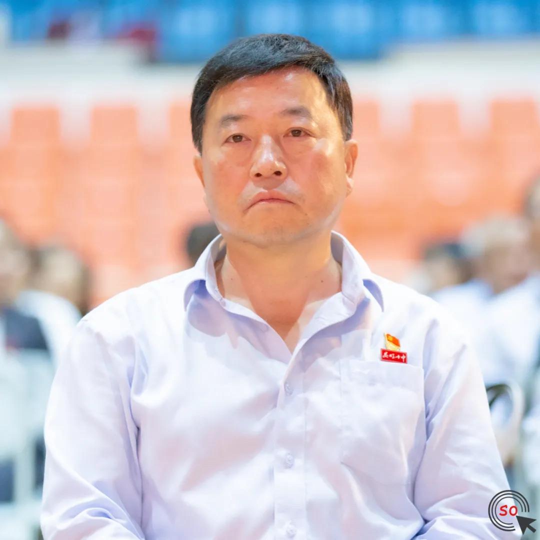 白塔中学2019年庆祝视频,白塔中学表彰大会