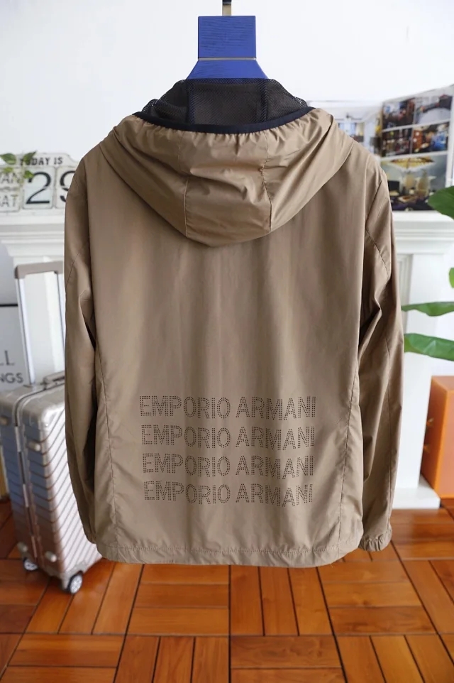 阿玛尼夹克最新款,阿玛尼经典夹克