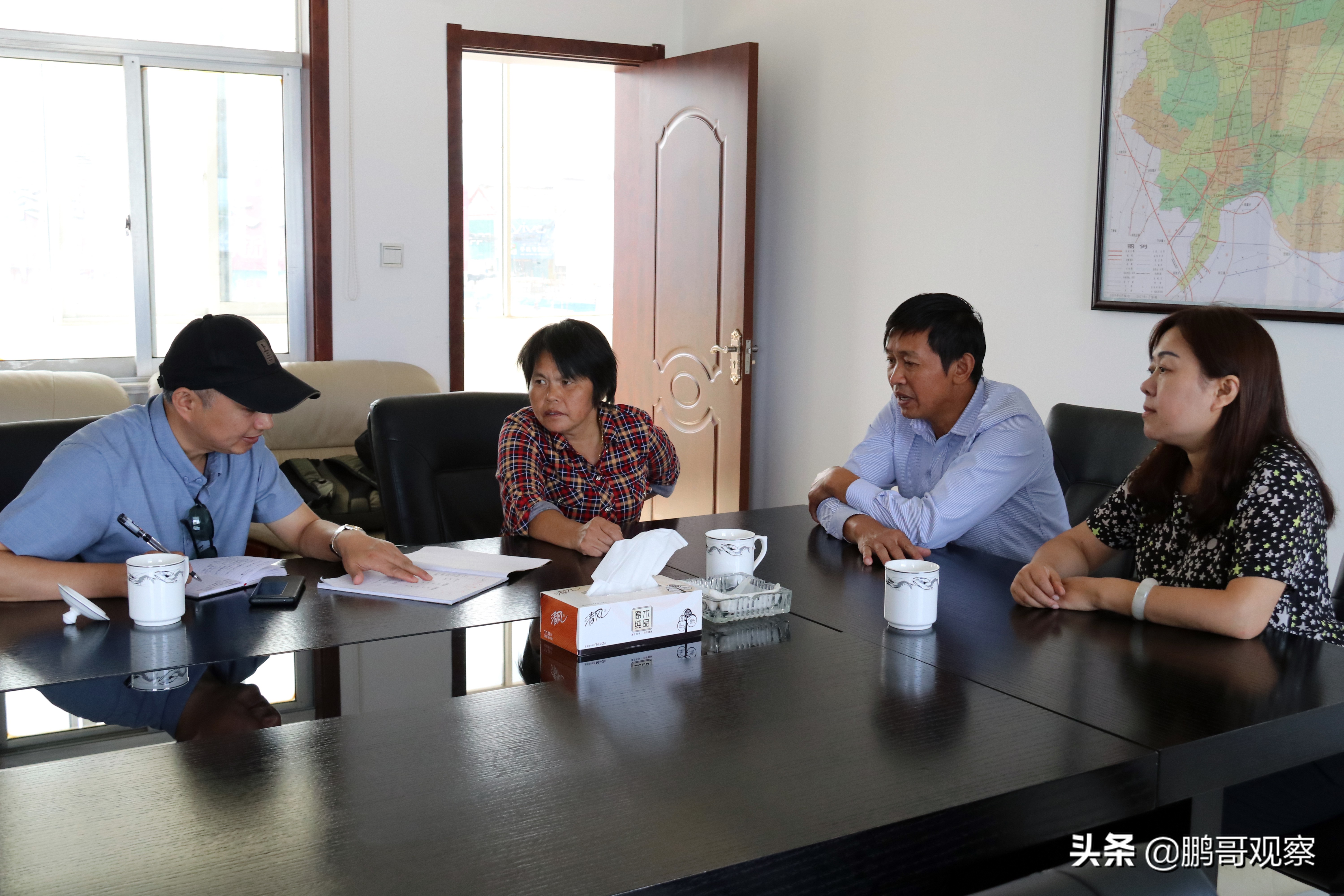 网友成线人成粉丝成朋友，线上线下互动带着“鹏哥观察”共同成长