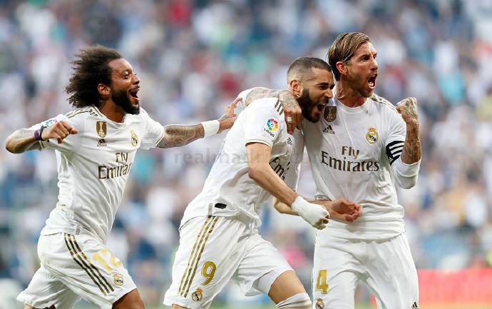 齐祖西甲最难的一次,齐祖巴萨夺冠阵型