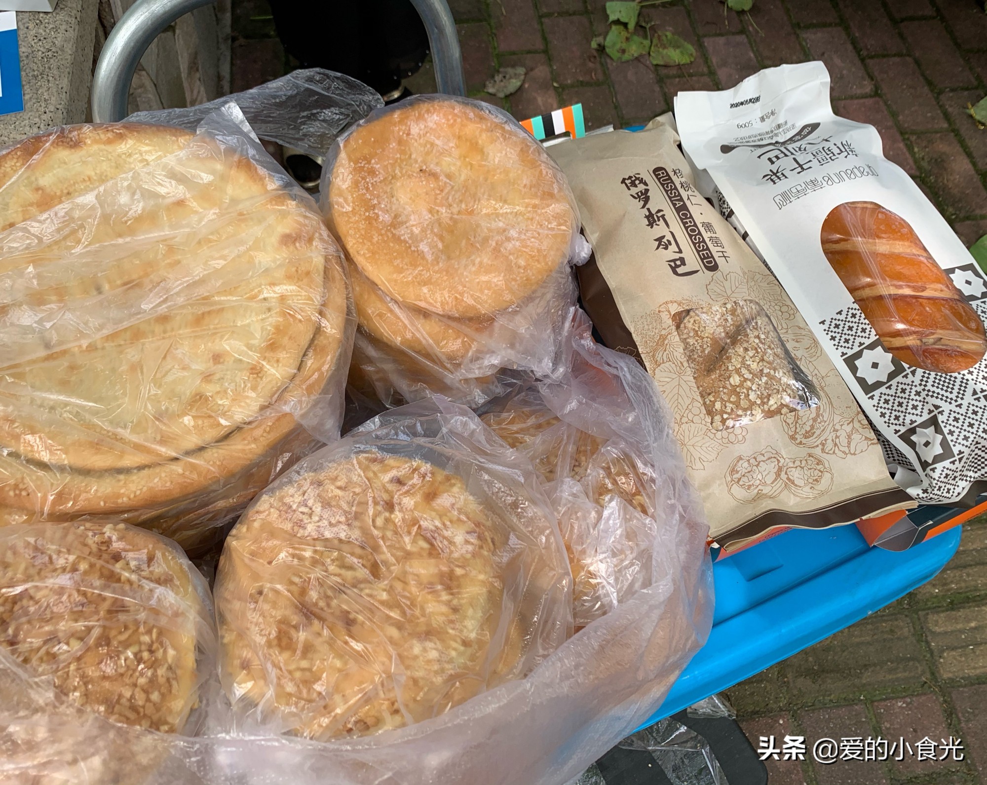 小区门口夜市摆摊什么最好卖,街边摆摊成本低风险