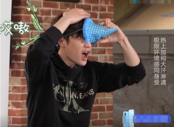 张艺兴迪丽热巴活动现场,张艺兴和迪丽热巴最新互动