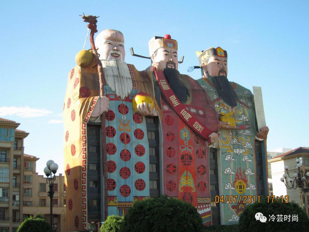 以建筑为主题的服装设计主题分析,服装设计建筑设计