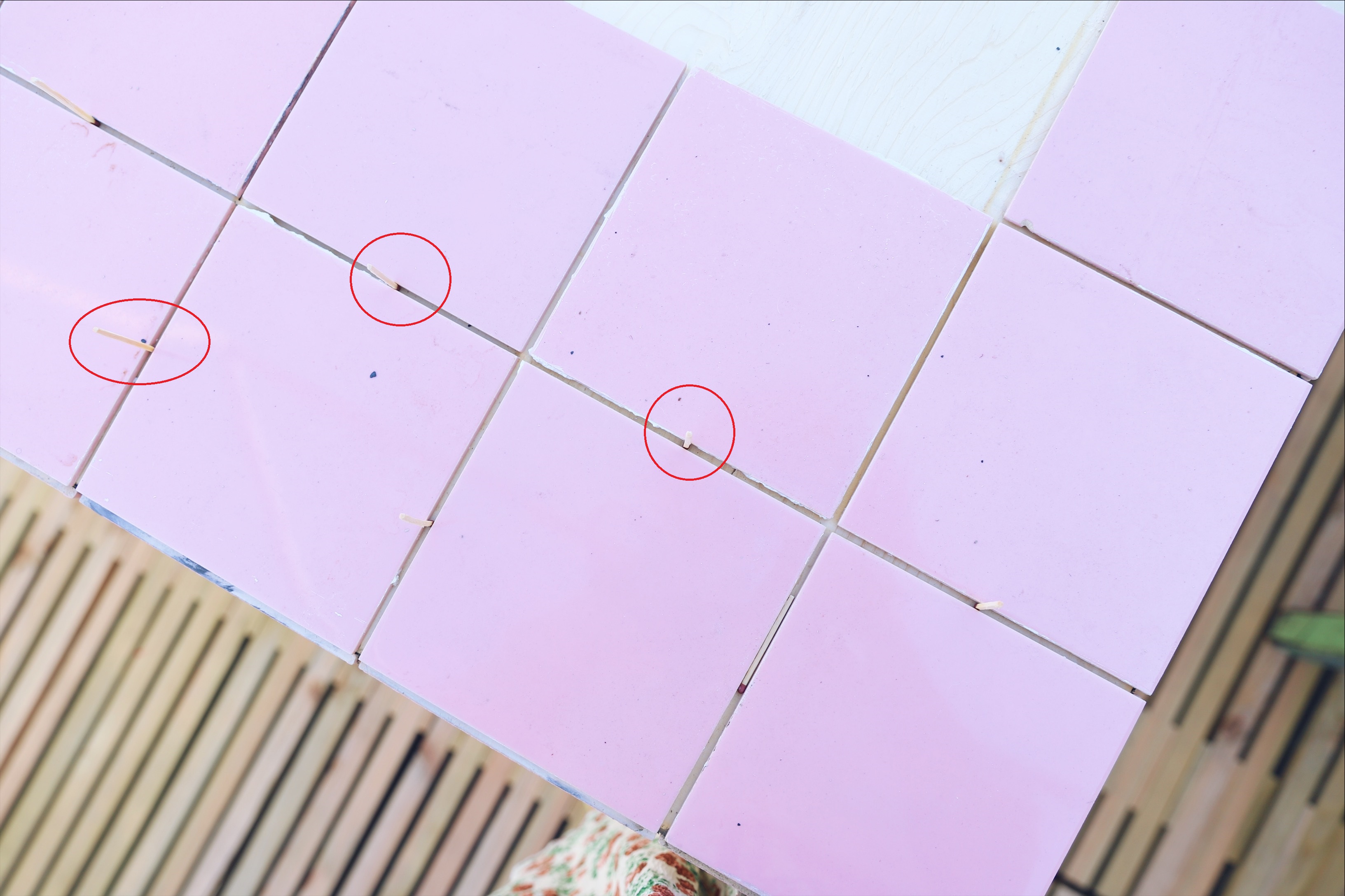 旧桌子桌面贴瓷砖,旧桌子翻新贴砖