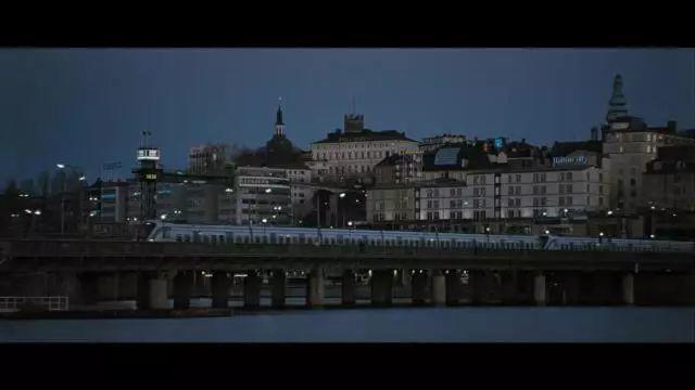 深夜除了晒烤串，还能晒太阳