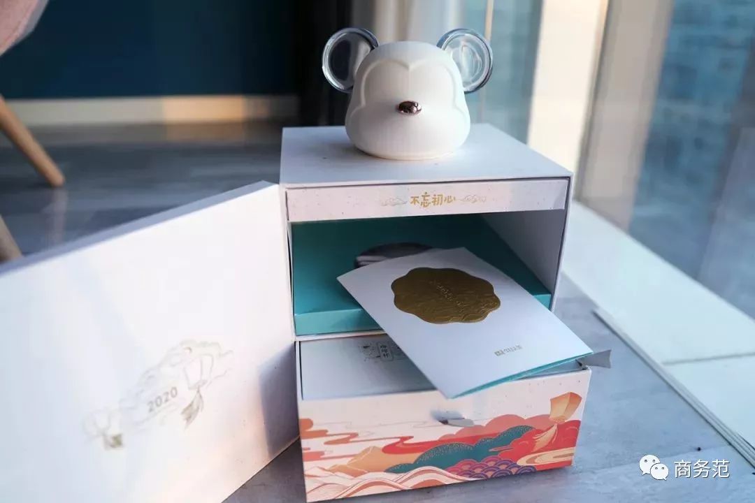 拆开之前收到的54个快递，每一份都让人感到美好