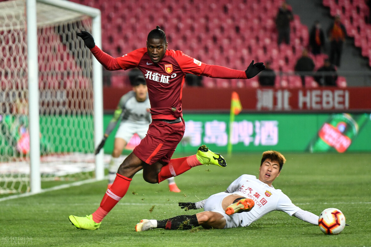 马尔康加盟中超仪式,马尔康转会武汉三镇转会费多少