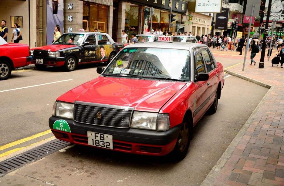 香港出租车老皇冠多大排量,香港港车保时捷911