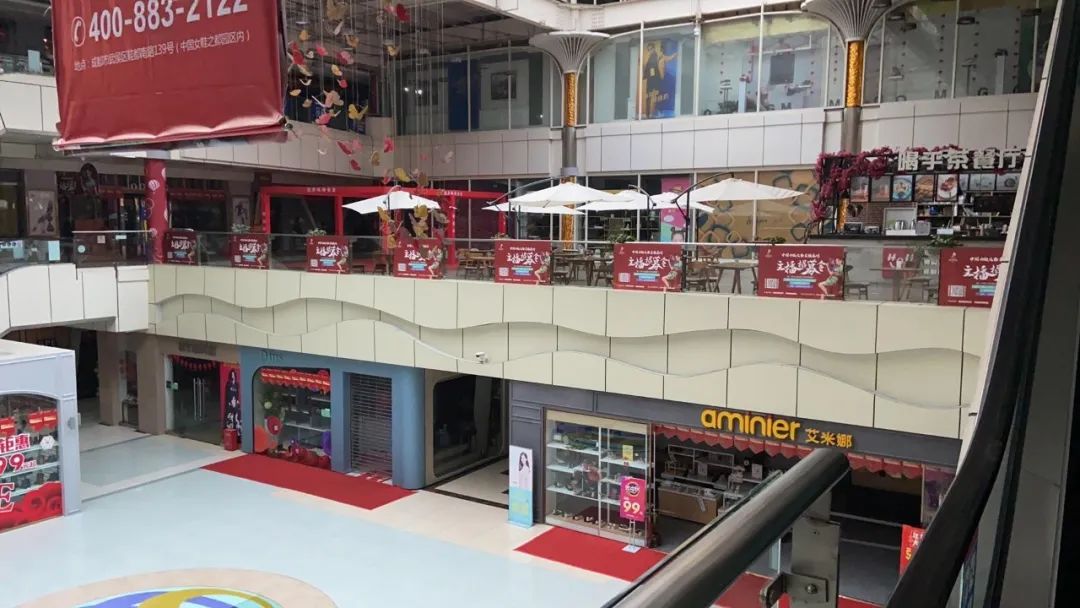 填表、测体温，武侯鞋城最后十个留守主播，撑起西南最大女鞋市场