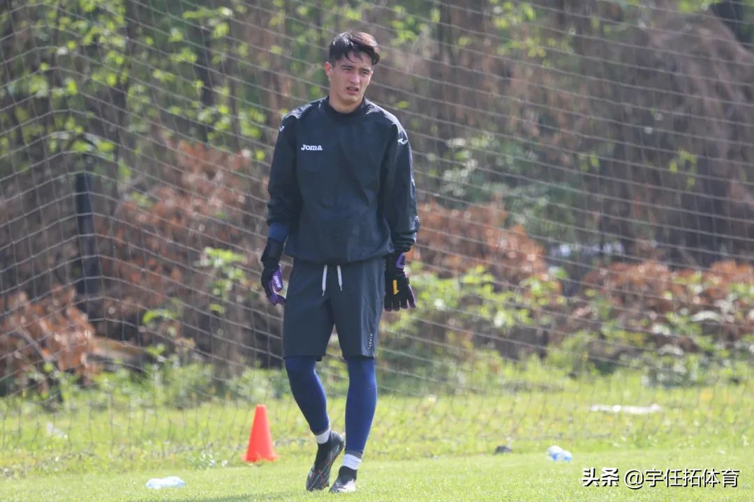 独家丨华昆高层否认单方面解约，多位名将现身淄博蹴鞠训练