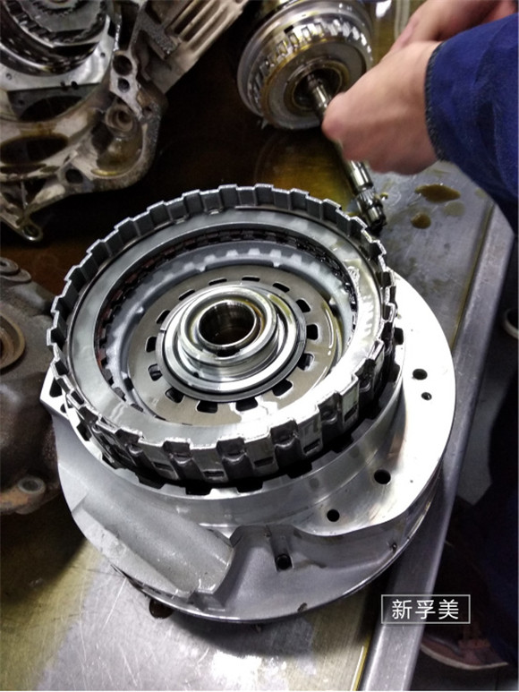 奥迪车变速箱打滑修复多少钱,奥迪a3变速箱坏了维修要多少钱