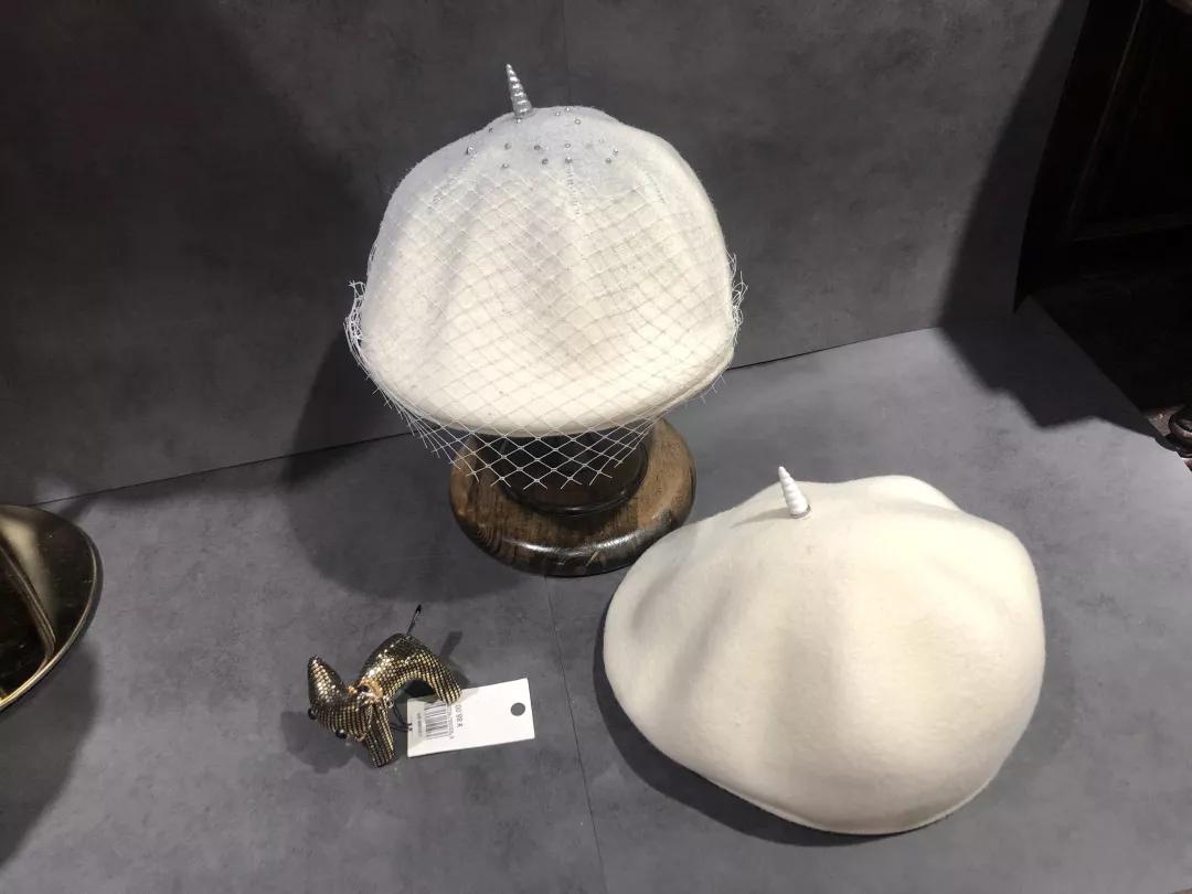 专访|“头大戴不下”怎么办？帽匠设计师Coco跟你聊帽子的学问