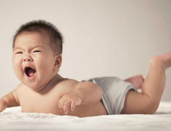 宝宝声音沙哑了要不要吃药,宝宝声音沙哑精神不好