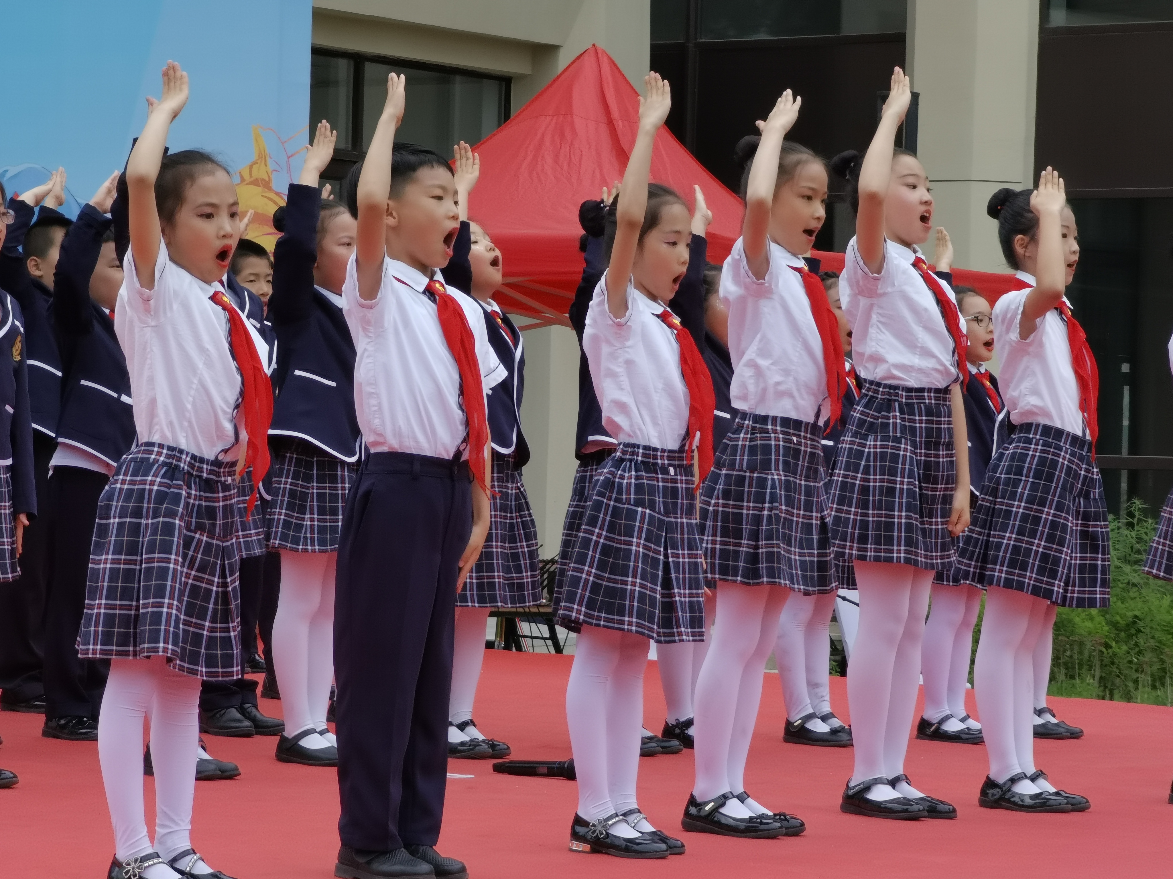 「*今条头日**」北山小学二年十班参加“*党**史故事”诵读竞赛，发愤图强不负少年