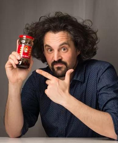 老外都爱来中国买手机壳？看完我笑吐了：谢谢外国友人提供致富路