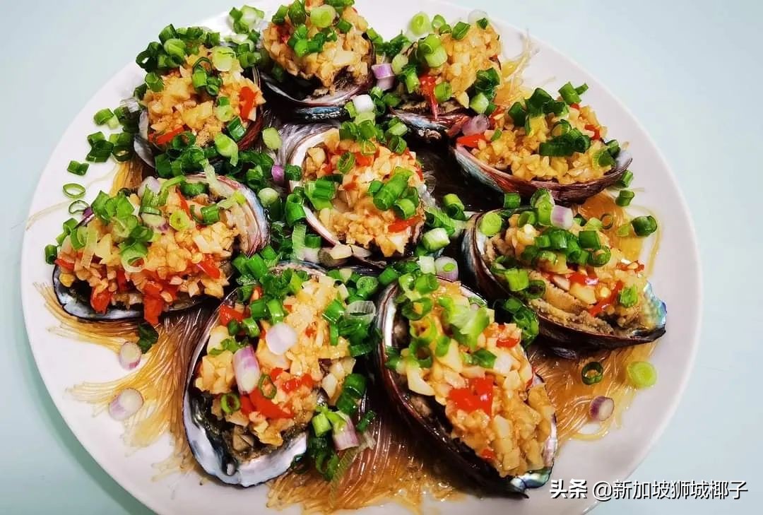 今年新加坡马来西亚的鲍鱼大降价！网友买来配泡面吃