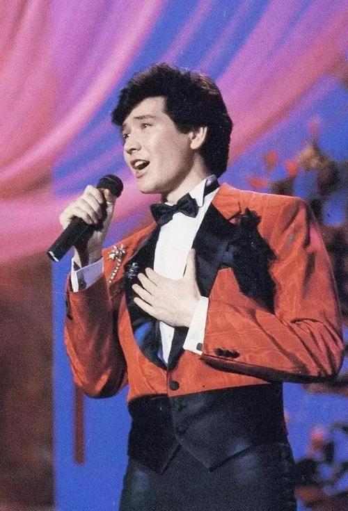 12岁的费翔现在怎么样了,62岁费翔现身状态