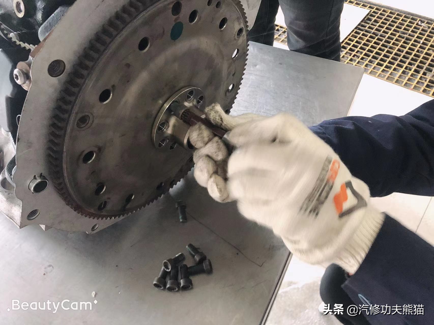 当年奥迪q5落地多少钱,当年奥迪q52018款典藏版价格