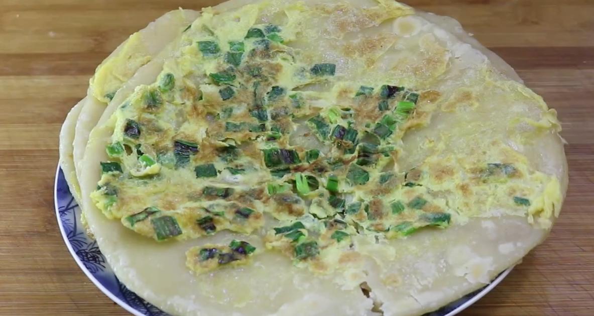 鸡蛋葱花饼不用揉面视频,烫面油酥葱花饼