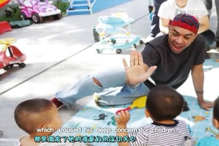 奥巴马弟弟定居中国完整版,奥巴马弟弟和他哥哥