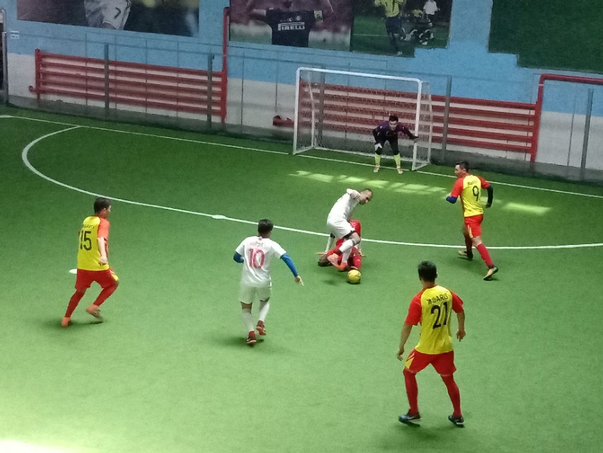 乌鲁木齐冬季联赛收官,前国足主帅朱广沪到场颁奖