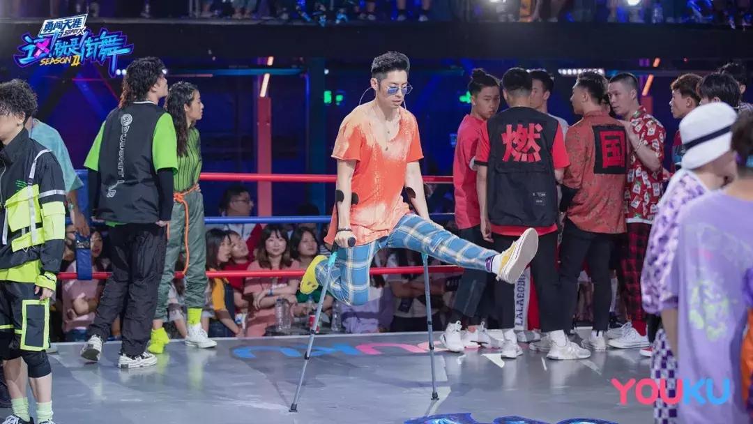 街舞2震惊裁判,这就是街舞总导演陆伟会跳舞吗