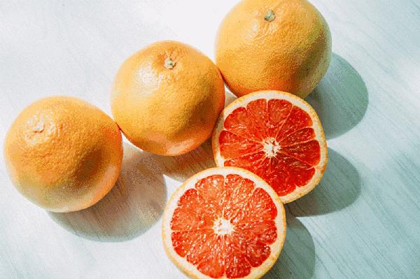 哪些护肤成分用了会脸黑,这些护肤行为可能会烂脸