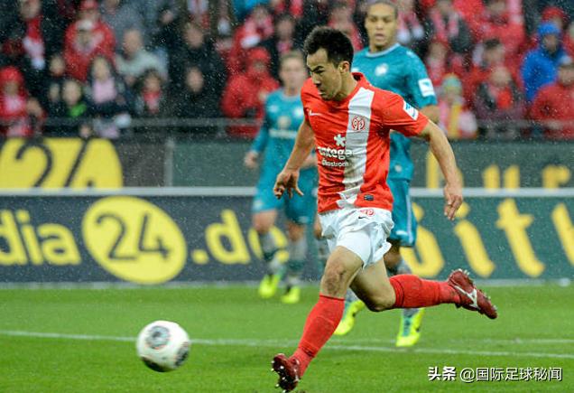 英超最头号防守型前锋加盟西乙强队,系莱斯特奇迹缔造者之一