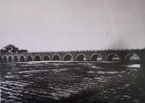 100年前中国风景建筑老照片,两亿多年前的景观