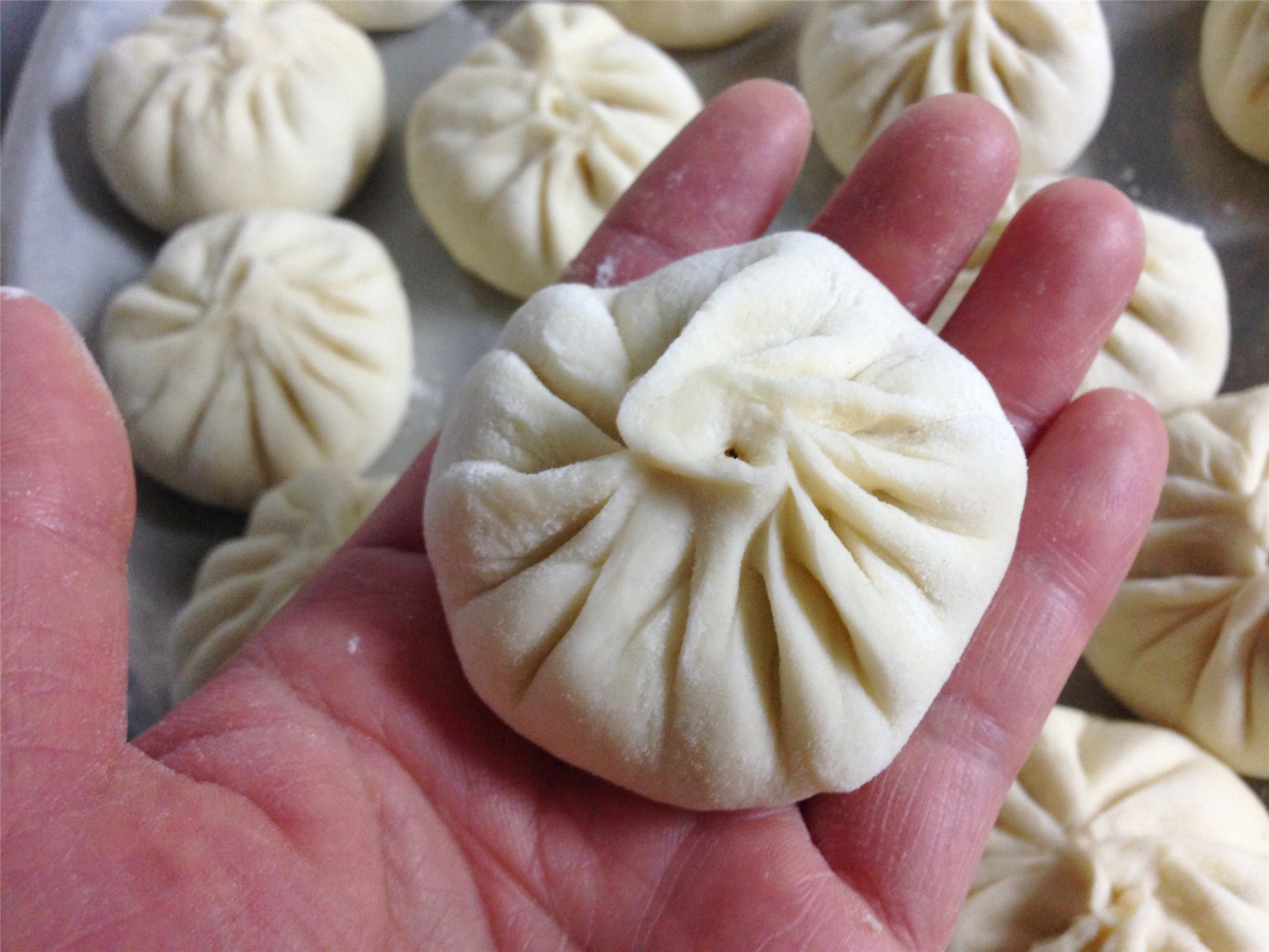 这家店日销20000只包子，年赚400万？？？