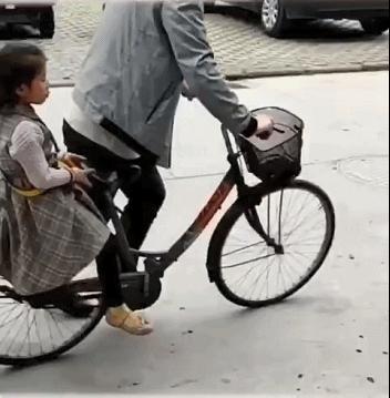 公安局旁边开理发店叫什么名字,在公安局旁边开理发店