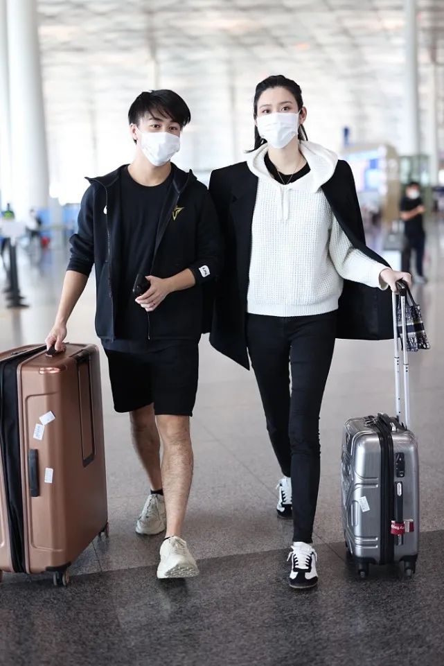 何猷君帅照,何猷君帅气