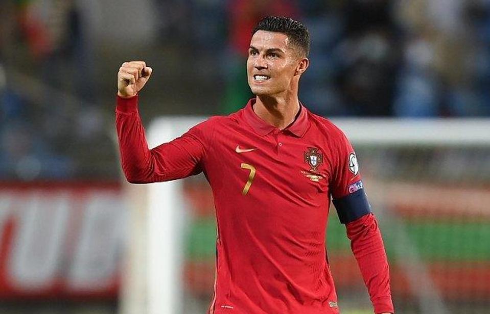 世预赛c罗双响葡萄牙2-1爱尔兰,c罗两球绝杀爱尔兰