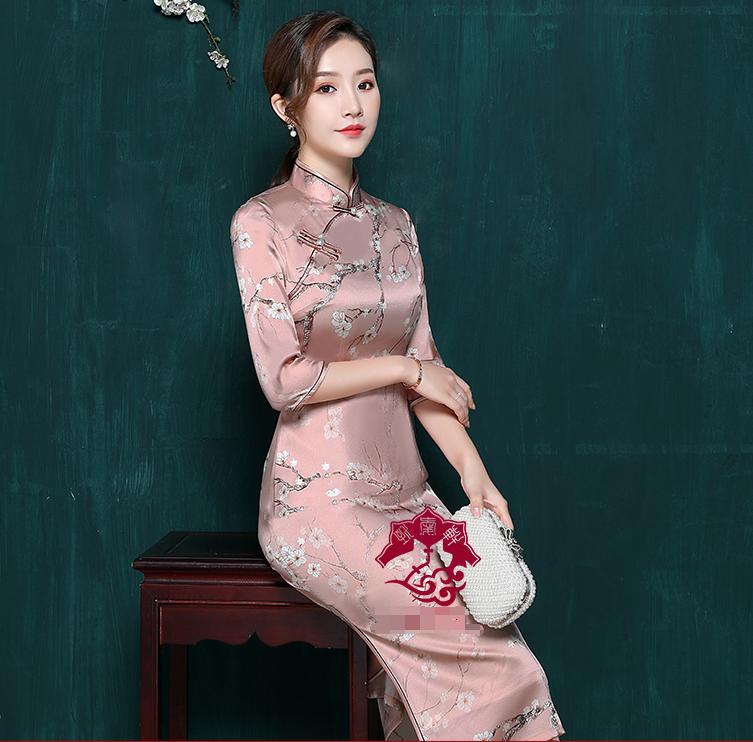 旗袍可以诠释各种美,风姿绰约温婉优雅的旗袍美女