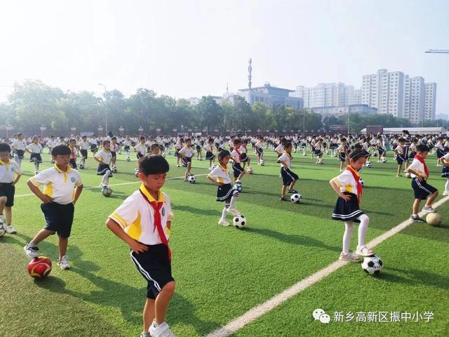 小学校园足球比赛精彩瞬间七人制,新区第五届中小学校园足球比赛
