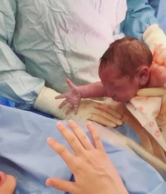 粘人的宝宝特别粘,最近特别粘人的宝宝