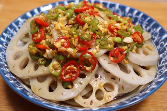 怎么清洗莲藕里面的淤泥,完整莲藕怎么洗干净中间泥