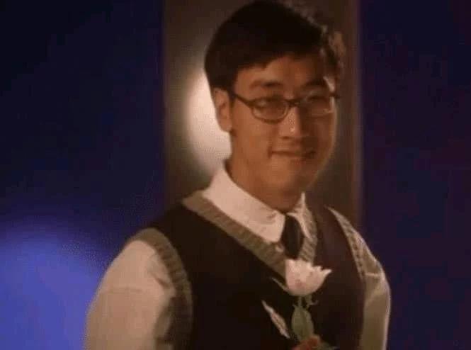 为什么周星驰不喜欢戴眼镜的人,周星驰为什么讨厌戴眼镜的