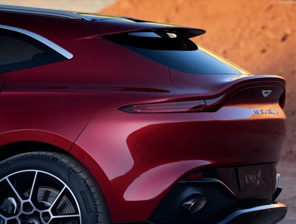 阿斯顿马丁vs兰博基尼suv,阿斯顿马丁suv和宾利suv