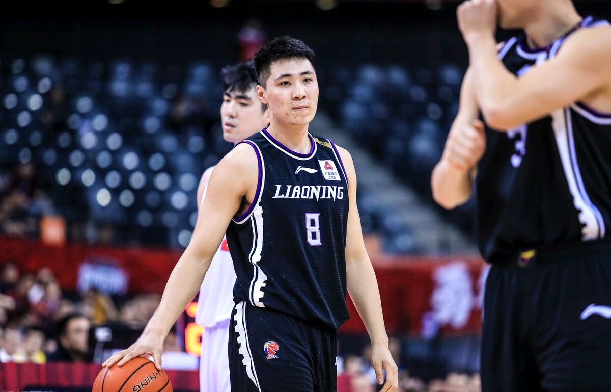 辽篮封闭训练双子星新星逆袭,辽篮2.16米青训小将