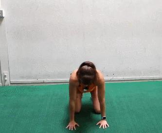 女生做什么动作紧实胸部,女生锻炼胸部最有效的动作