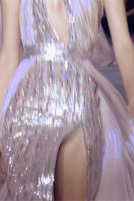 刘亦菲走红毯穿的礼服 (刘亦菲结婚了吗2017)