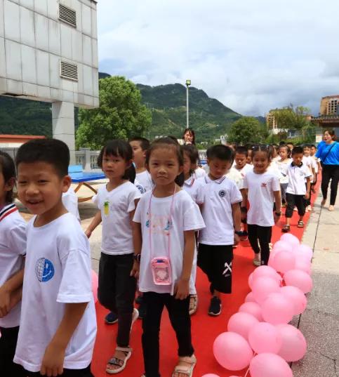 武隆区第二实验小学开学典礼,武隆第二实验小学2016级