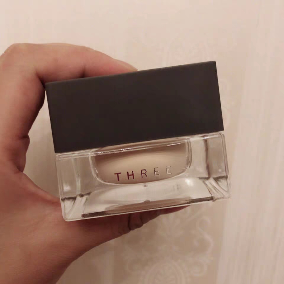 针对不同肤质如何选择粉底液,养肤型粉底液测评