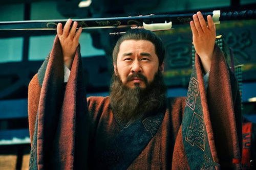 当一个人气场很强的时候,气场强大的人都懂得四个绝招